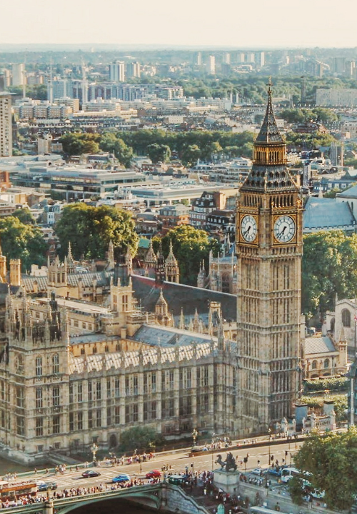 Commercial Litigation Solicitor: 12 Proven Solutions for Commercial Disputes and Business Protection 1 Commercial Litigation Solicitor